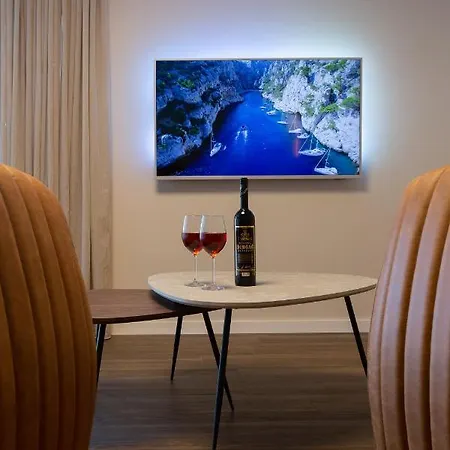 Beachfront Armeria With Pool Kaštela