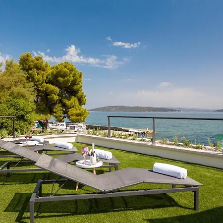 Beachfront Armeria With Pool Villa