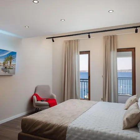 Beachfront Armeria With Pool Villa Kaštela