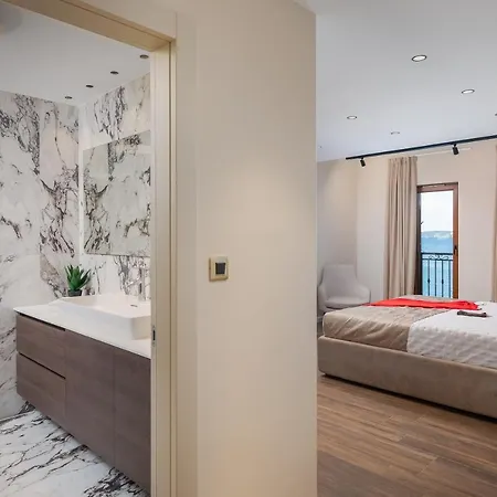 Beachfront Armeria With Pool Villa Kaštela