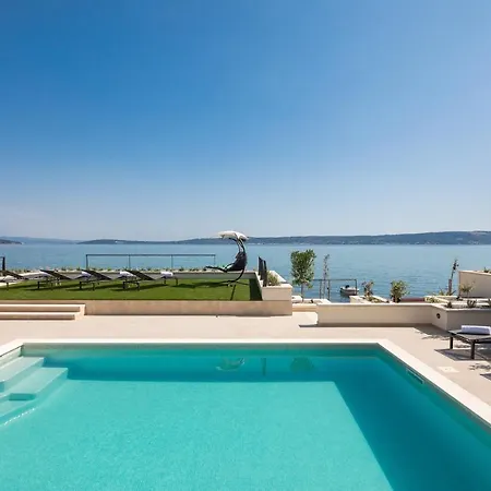 Beachfront Armeria With Pool Villa Kaštela