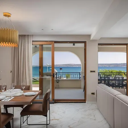 Beachfront Armeria With Pool Villa Kaštela