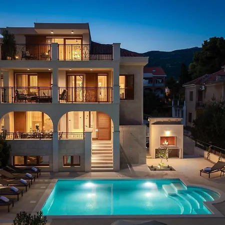 וילה Beachfront Armeria With Pool