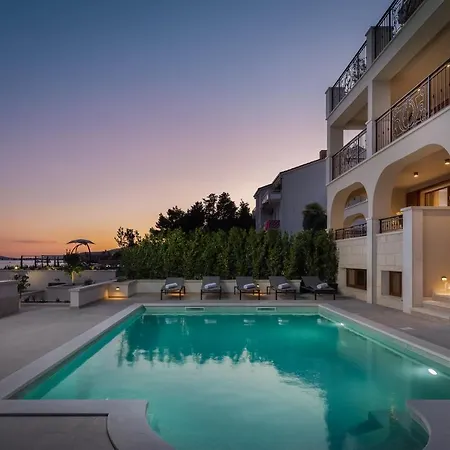 וילה Beachfront Armeria With Pool *