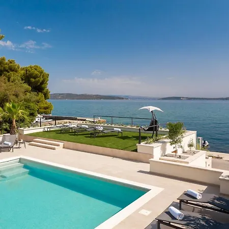 Beachfront Armeria With Pool Villa *