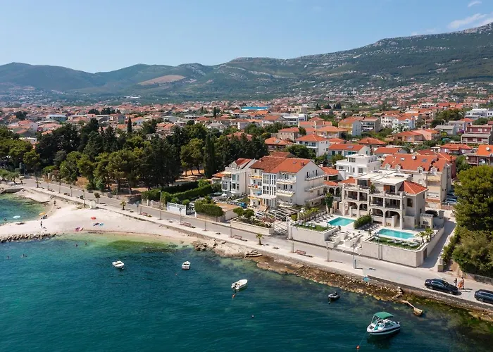 Beachfront Armeria With Pool * Kaštela
