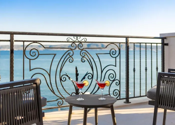 וילה Beachfront Armeria With Pool