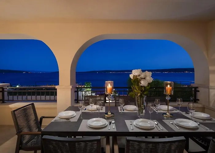 Beachfront Armeria With Pool וילה