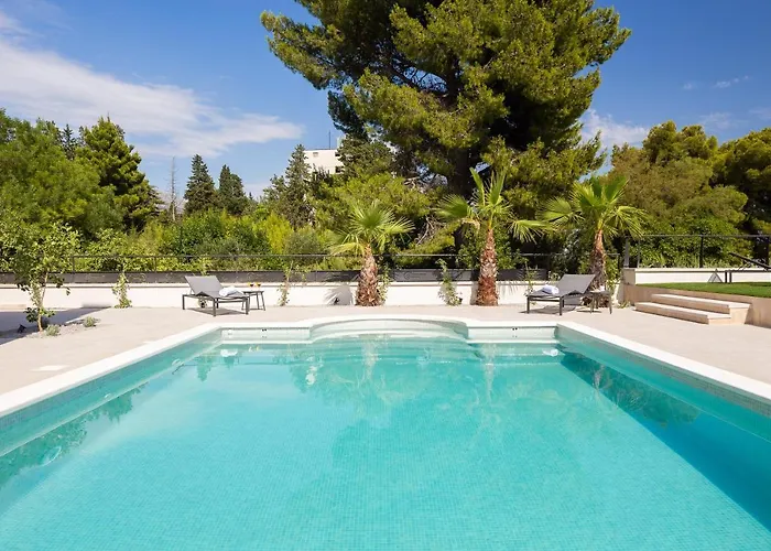 וילה Beachfront Armeria With Pool Kaštela
