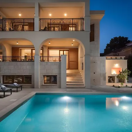 Beachfront Armeria With Pool * Kastela