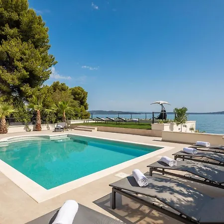 Beachfront Armeria With Pool Kastela