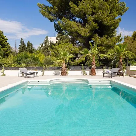 Villa Beachfront Armeria With Pool Kastela