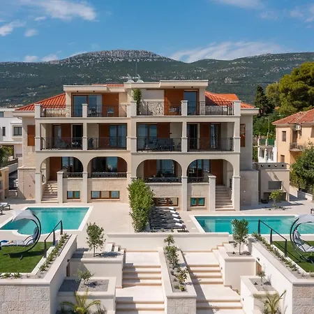 Beachfront Armeria With Pool * Kastela