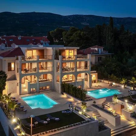 فيلة Beachfront Armeria With Pool *