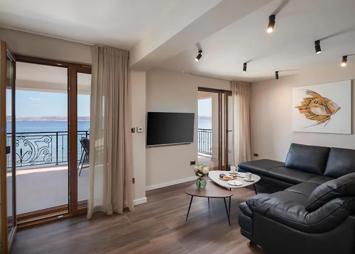 Villa Beachfront Armeria With Pool
