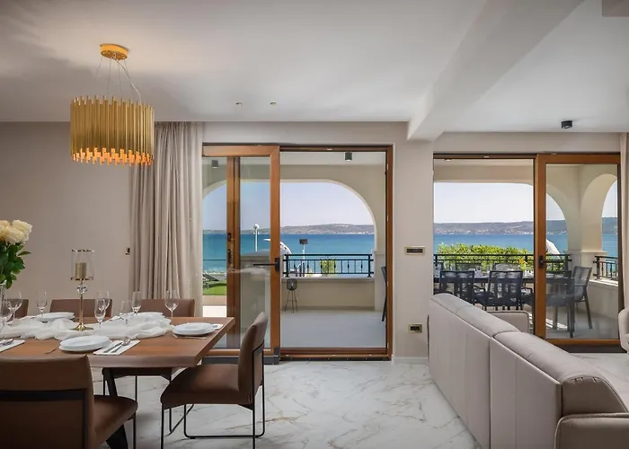 Beachfront Armeria With Pool Villa Kaštela